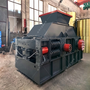 2PG1208對輥制砂機設備發(fā)往四川成都