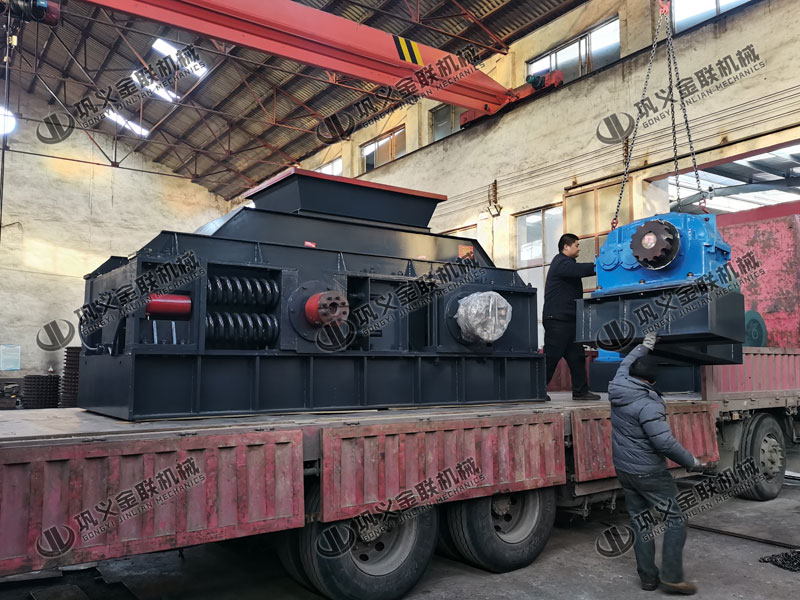 時(shí)產(chǎn)100噸對(duì)輥制砂機(jī)參數(shù)是多少，有哪些部分組成