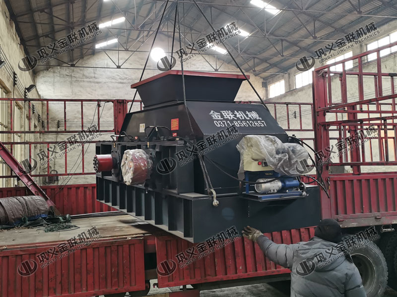 液壓對輥破碎機相較于彈簧對輥破碎機有什么區別呢？