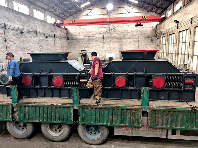 煤矸石對輥破碎機的出料粒度能達(dá)到多少？產(chǎn)量多大？