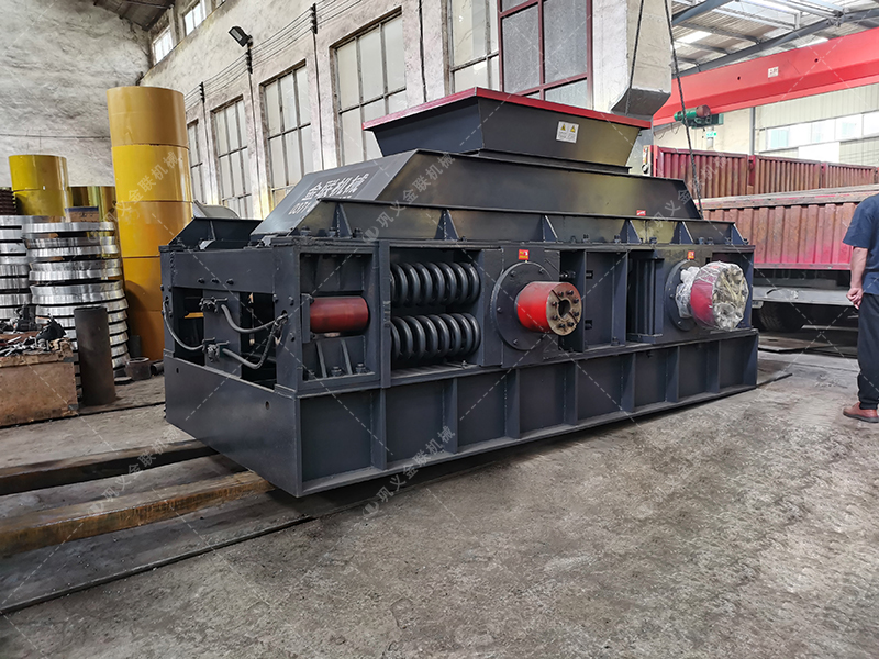 1500x800直連式大型液壓對輥破碎機(jī)發(fā)往陜西