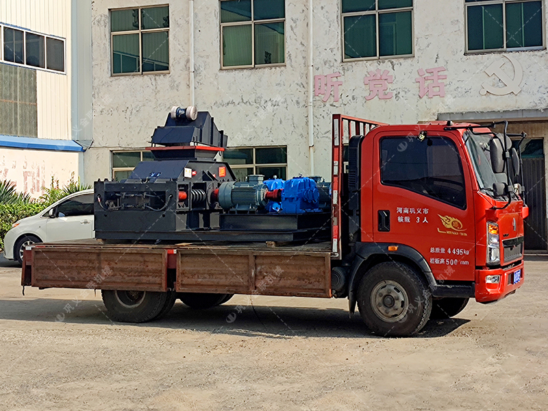 2PG0806彈簧式對輥破碎制砂機設備發(fā)貨圖片