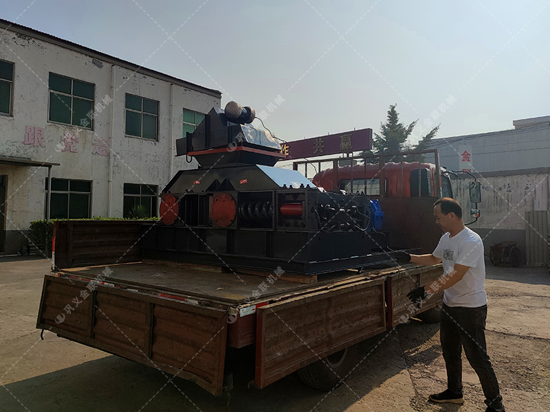 2PG0806彈簧式對輥破碎制砂機設備發(fā)貨圖片