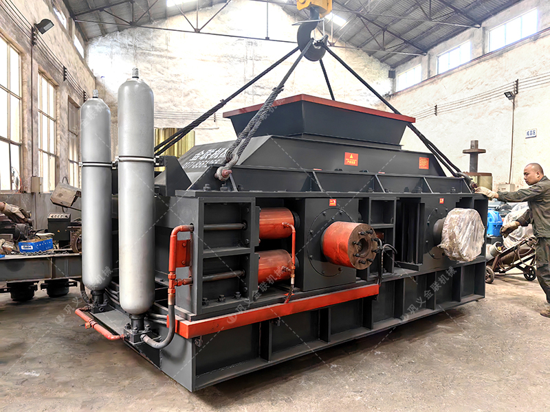 2PG1510半自動大型液壓對輥破碎制砂機(jī)發(fā)往廣東