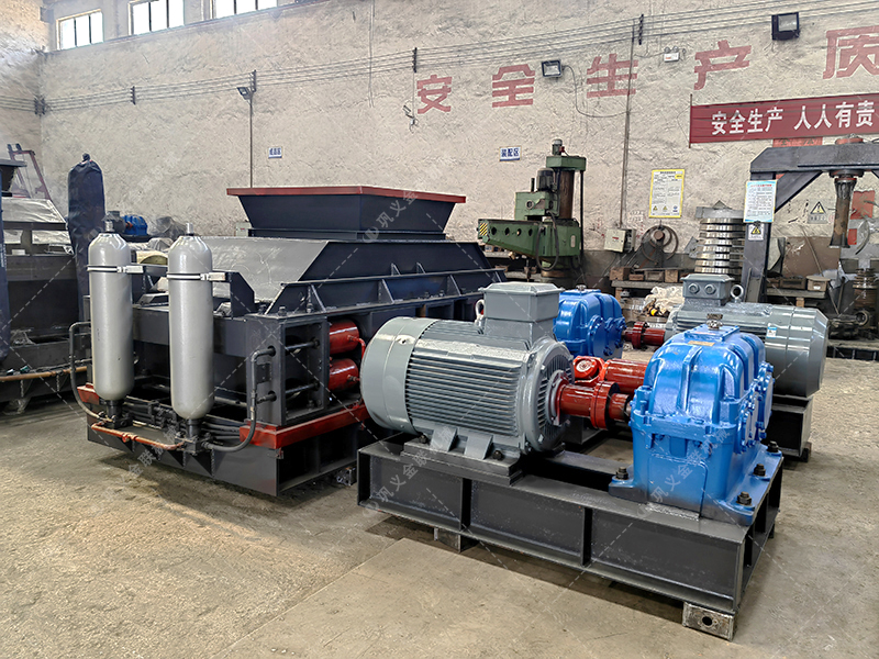 2PG1000x700液壓直連式對輥破碎機發(fā)貨圖片