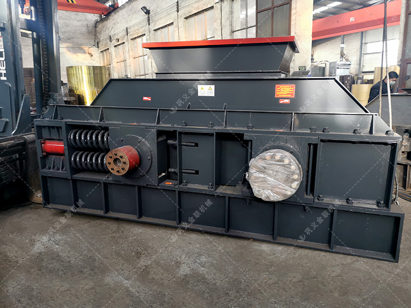 2PG1500x1000超大型對(duì)輥破碎制砂機(jī)發(fā)貨 發(fā)往陜西