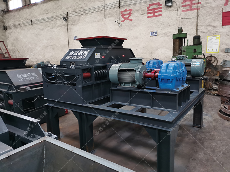 大型雙齒輥破碎機(jī) 無(wú)軸滾筒篩分機(jī)發(fā)貨圖片
