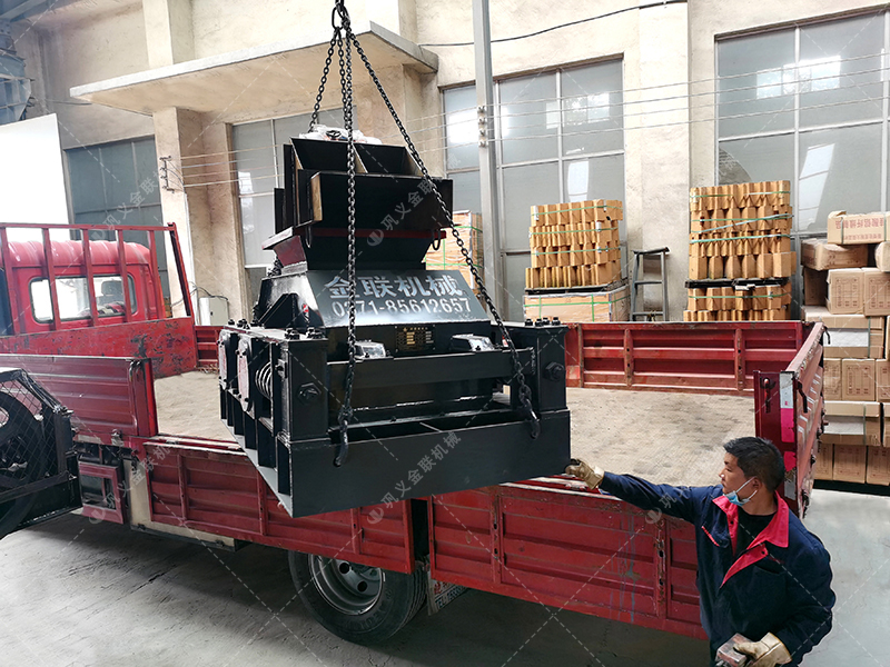 2PG800x600直連式對輥破碎機(jī)發(fā)貨圖片