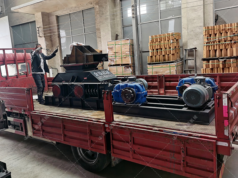 2PG800x600直連式對輥破碎機(jī)發(fā)貨圖片