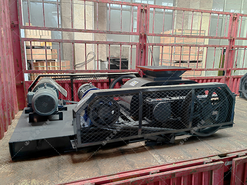 2pg400X250小型對輥破碎機發(fā)貨圖片_發(fā)往江蘇連云港_破水渣