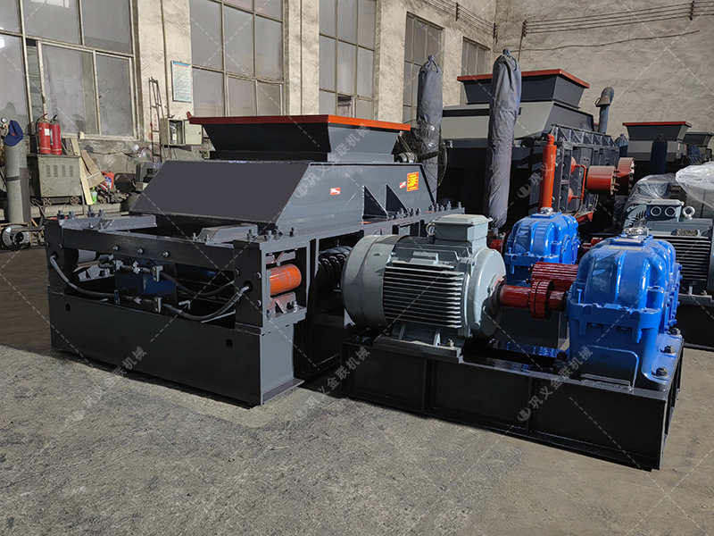 600X900雙齒輥破碎機發(fā)貨圖片_發(fā)往安徽淮南_破碎煤矸石