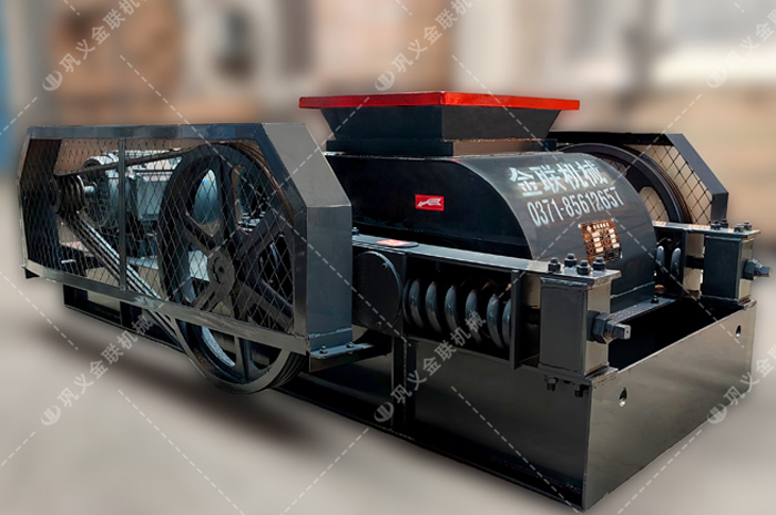 對(duì)輥制砂機(jī)在線報(bào)價(jià)/小型對(duì)輥式破碎機(jī)多少錢一臺(tái)？