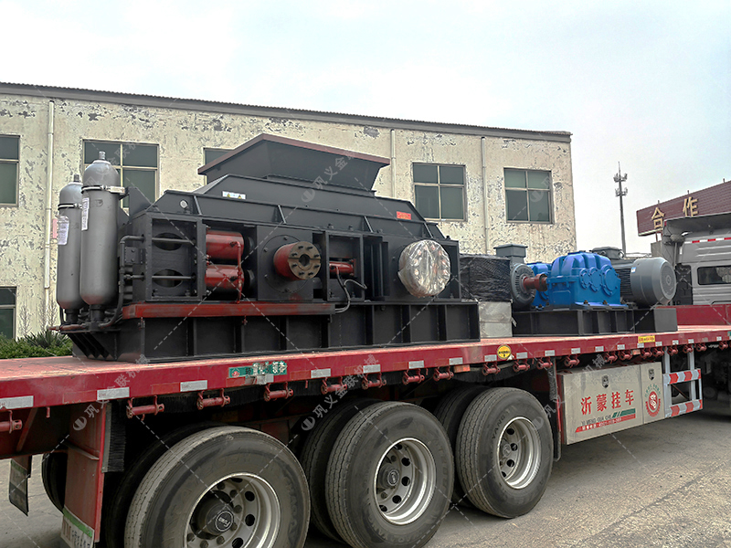 液壓對(duì)輥制砂機(jī)破碎一噸瓜米石，能出多少砂子？