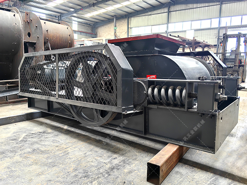煤矸石雙齒輥破碎機產能多少？多少錢？