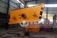 石料生產(chǎn)線(xiàn)設(shè)備發(fā)往重慶_1214反擊式破碎機(jī)_1548圓振動(dòng)篩